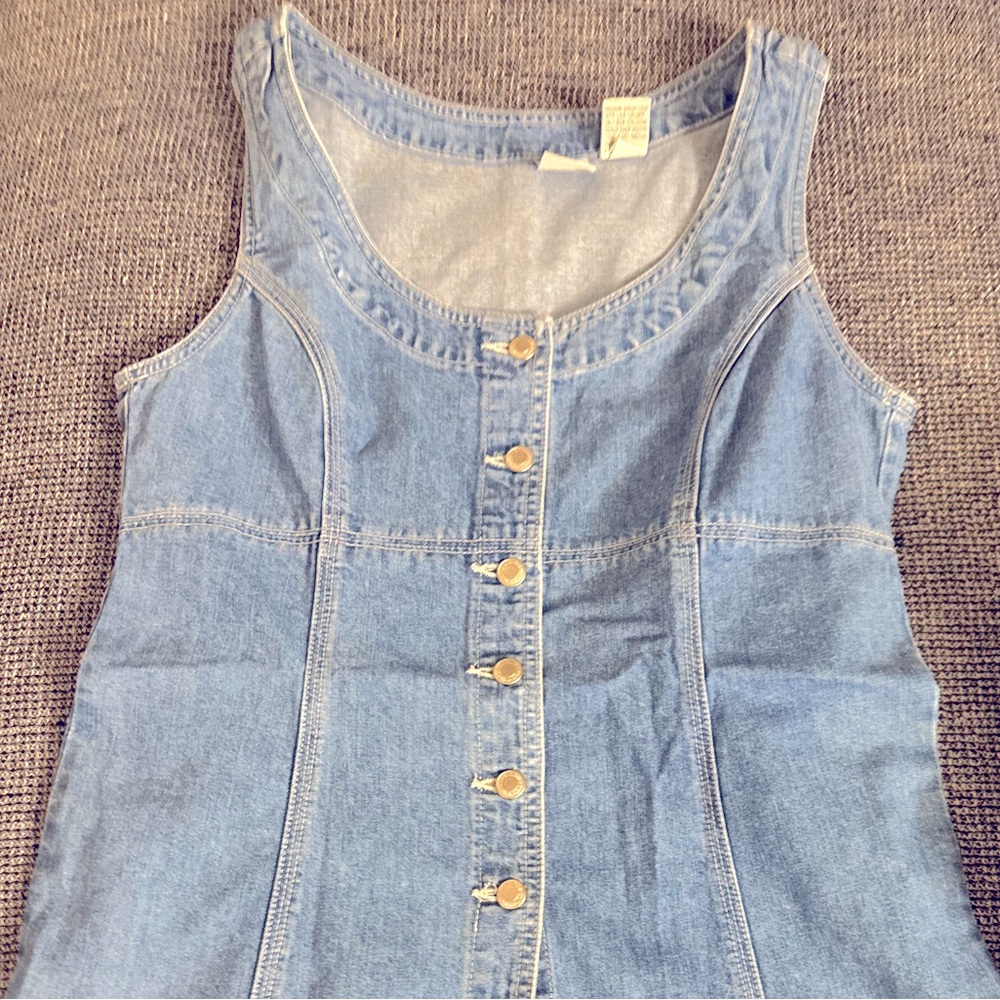 Gap Denim washed-blue sleeveless button-front dress, size 8.